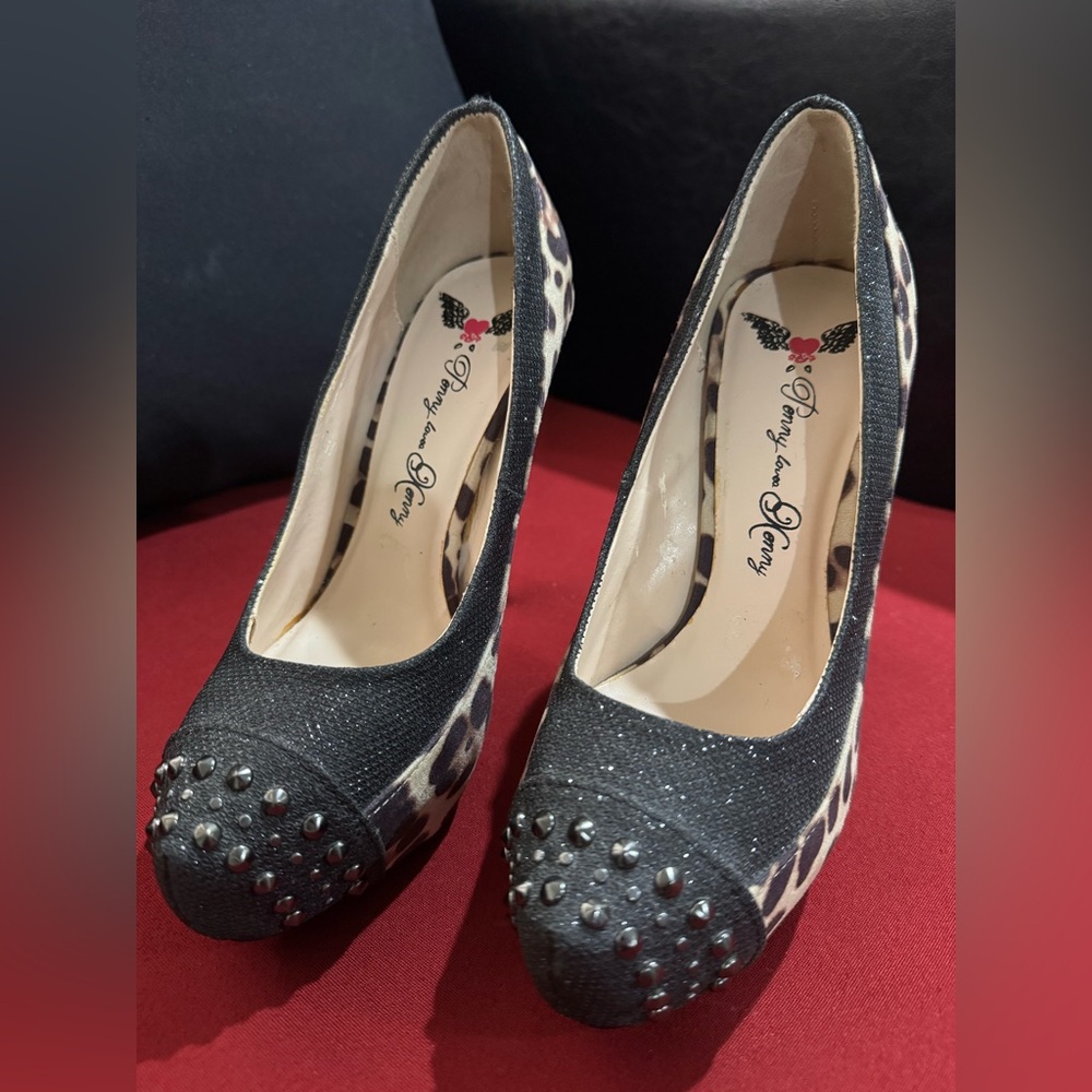 SOLD Penny Loves Kenny Black and Tan Leopard Heels - Picture 4 of 8